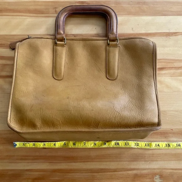 1960s Vintage Coach Putty NYC portfolio bag with handles - Picture 8 of 9